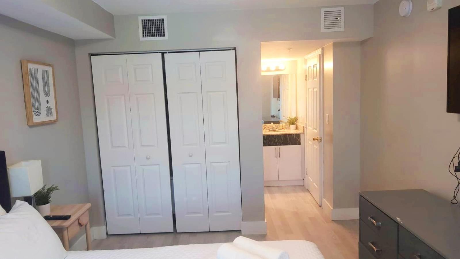 Apartment Comfy W Marlins Park Closer That Think!